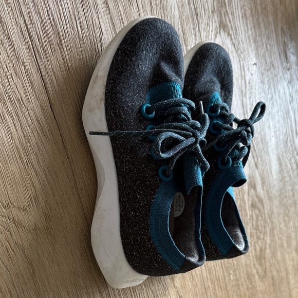 Women’s Allbirds “Mizzle”, size 7.5 - Picture 2 of 4